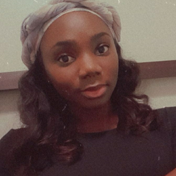 Meet your Posher, Latoya - Picture 2 of 2